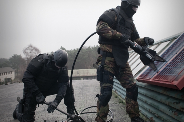 Nářadí pro policii a bezpečnostní složky